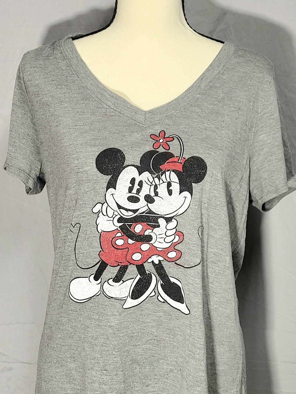 Disney Mickey & Minnie Gray V-Neck Graphic Tee Size XL